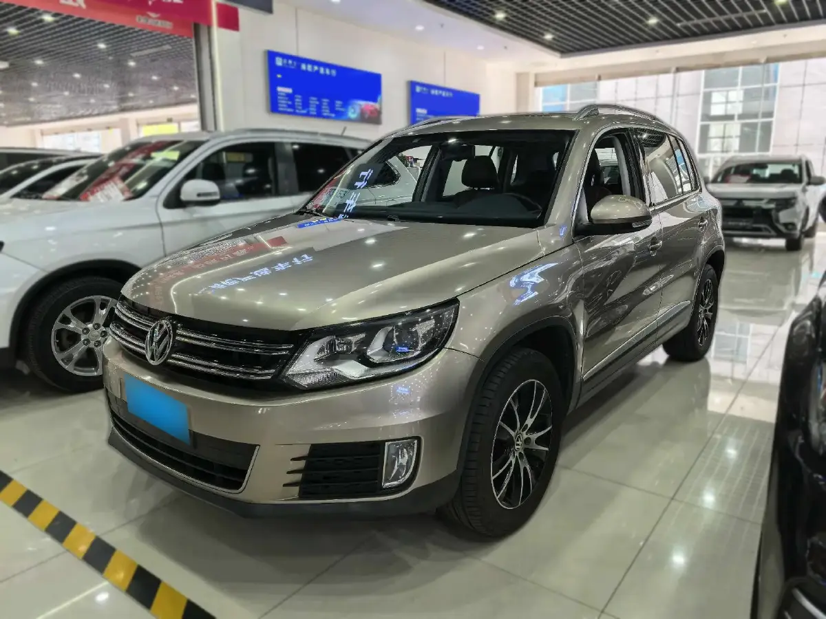 2015 Volkswagen Tiguan 2.0T 200HP L4 6AT