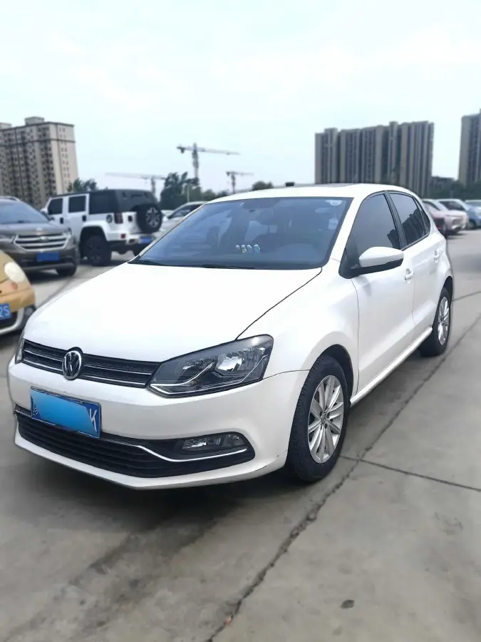 2016 Volkswagen Polo 1.6L 110HP L4 5MT