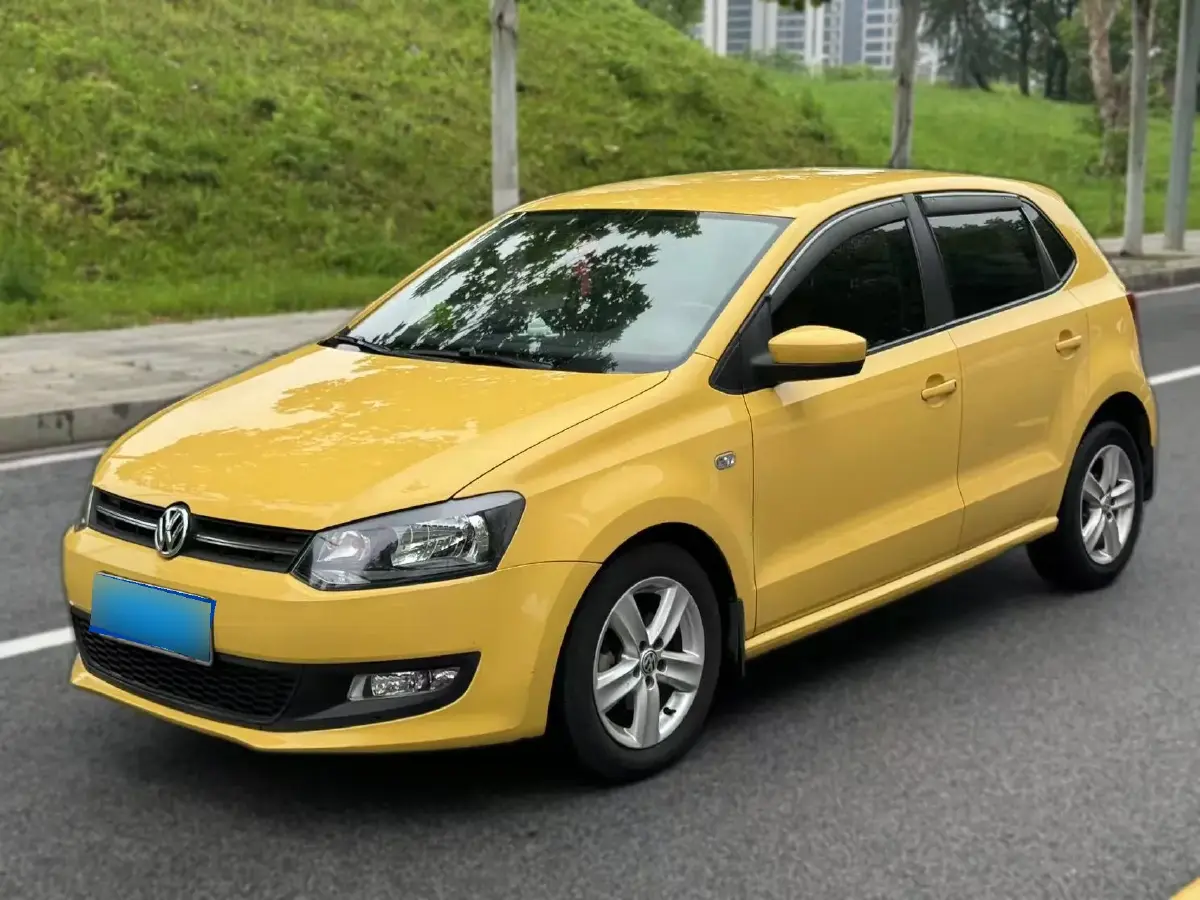 2011 Volkswagen Polo 1.4L 86HP L4 6AT