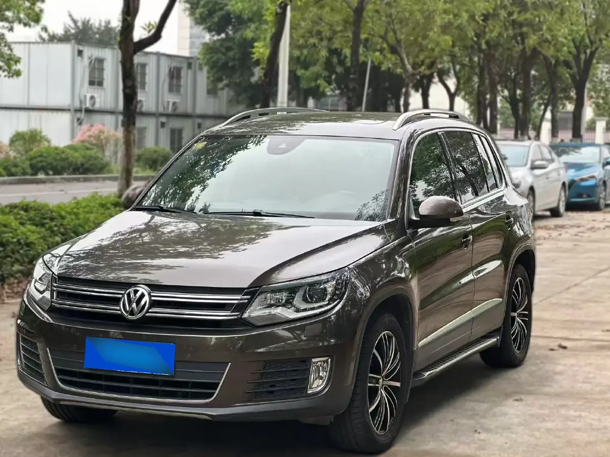 2015 Volkswagen Tiguan 2.0T 200HP L4 6AT