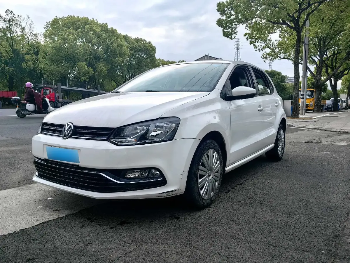 2016 Volkswagen Polo 1.6L 110HP L4 5MT