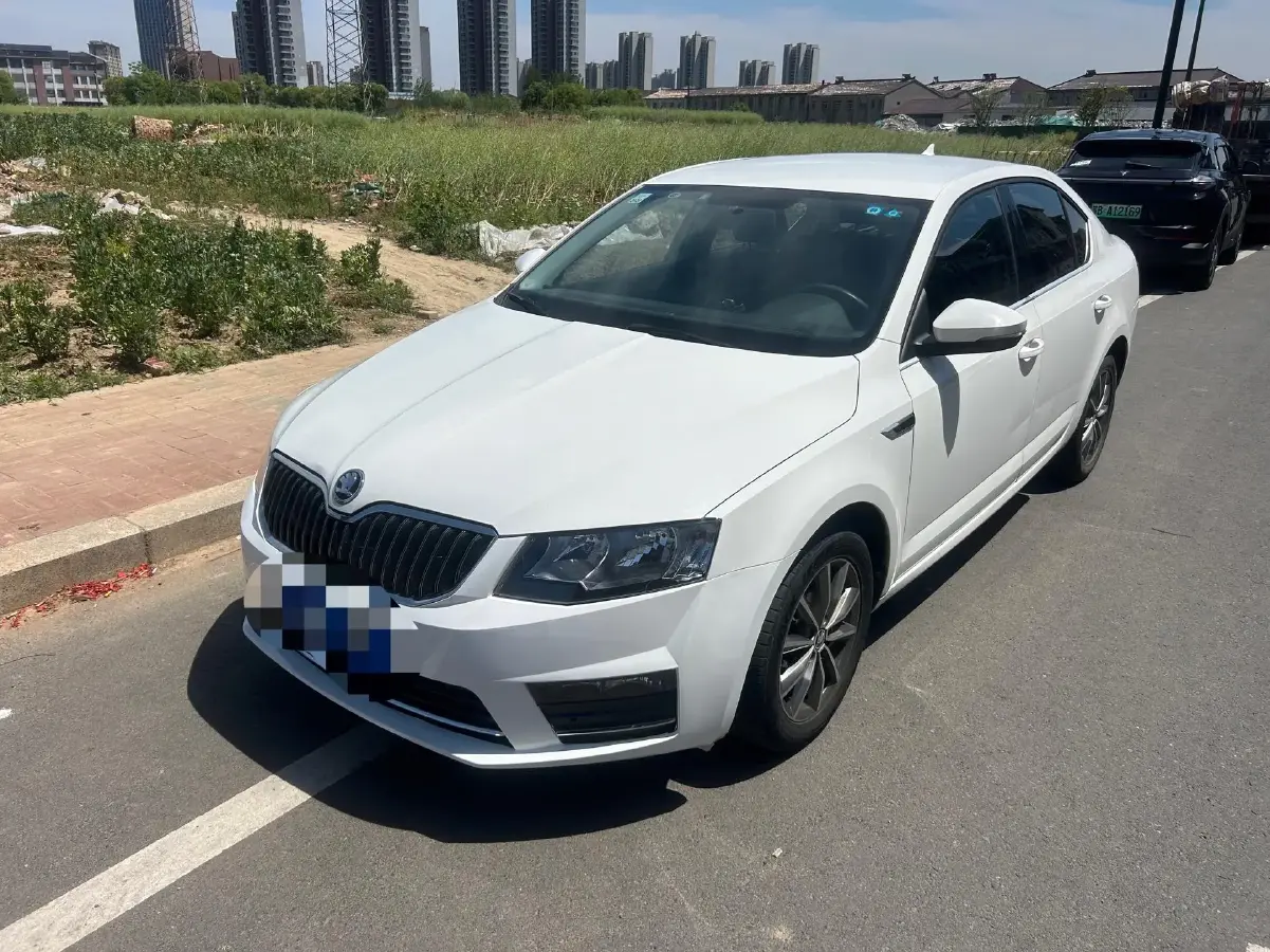 2017 Skoda Octavia 1.6L 110HP L4 5MT