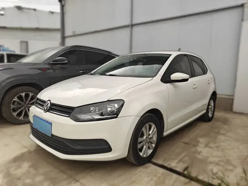 2016 Volkswagen Polo 1.4L 90HP L4 6AT
