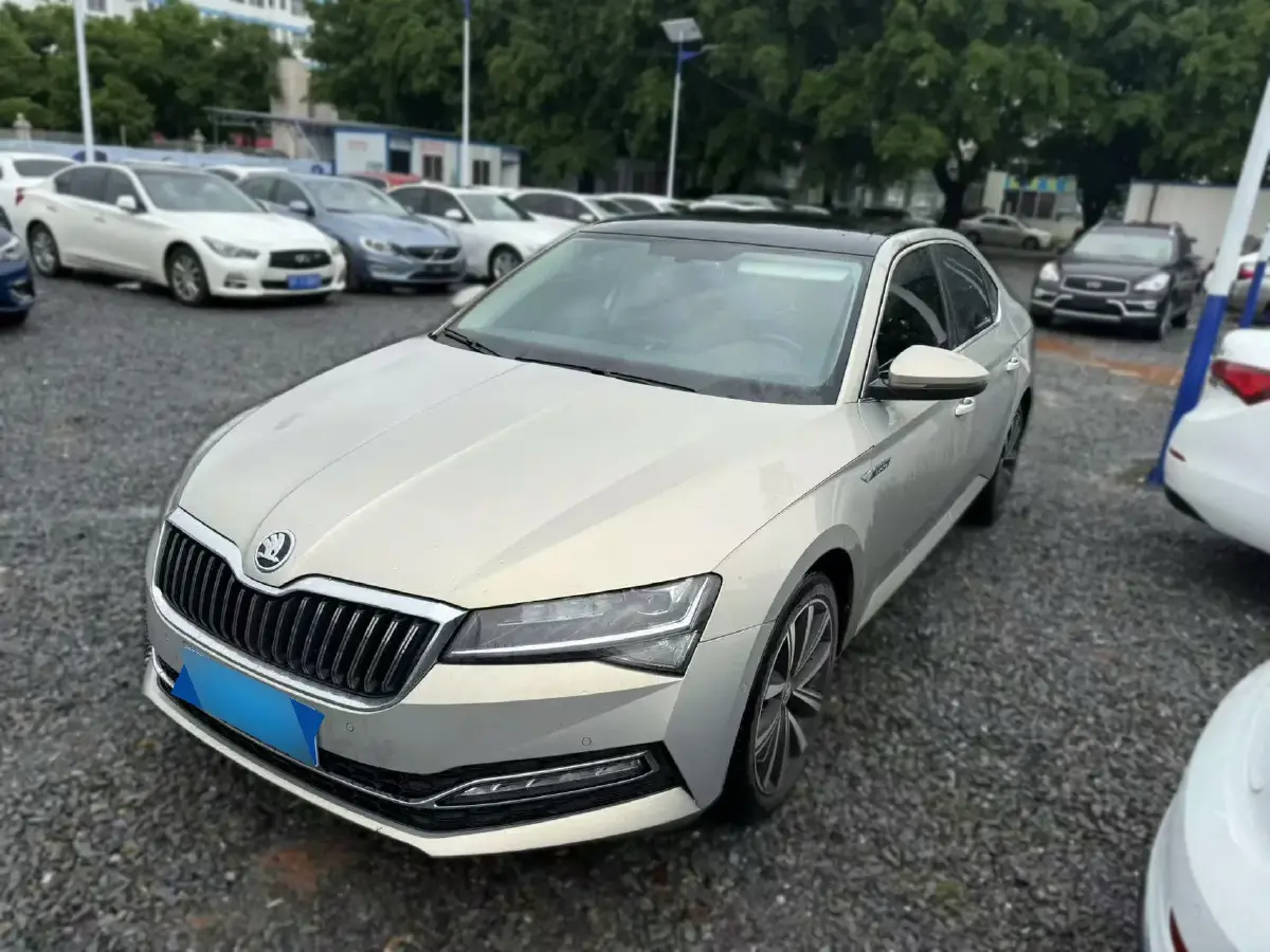 2019 Skoda Superb 2.0T 186HP L4 7DCT