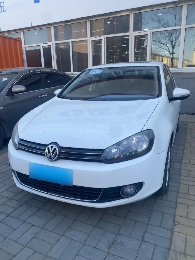 2012 Volkswagen Golf 1.6L 105HP L4 5MT