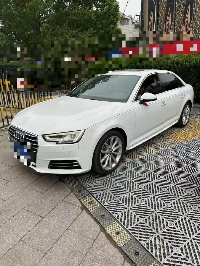 2017 Audi A4L 2.0T 190HP L4 7DCT