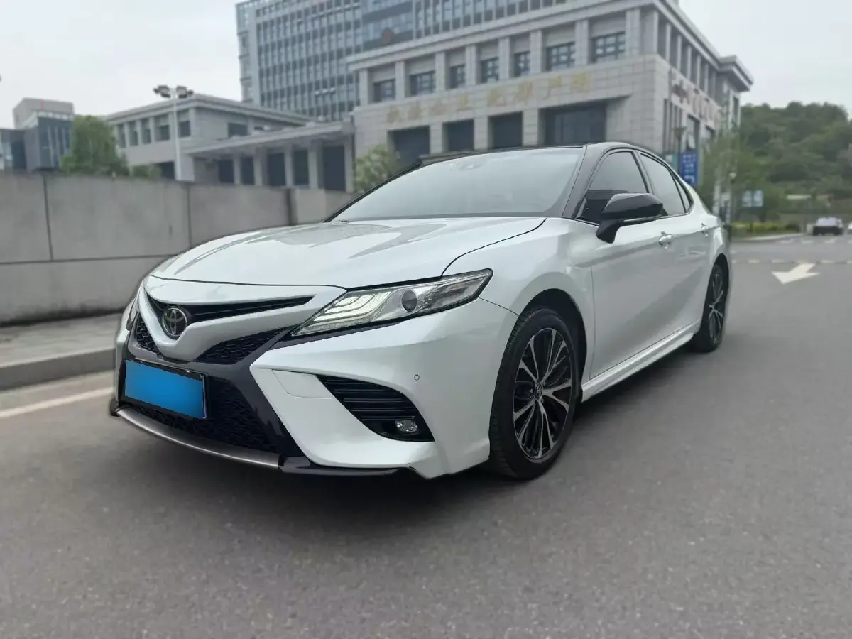 2019 Toyota Camry 2.0L 178HP L4 CVT
