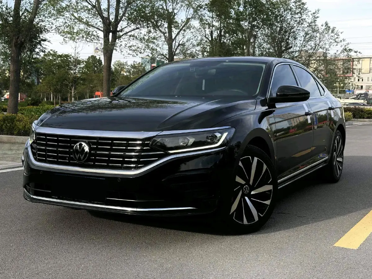 2023 Volkswagen Passat 2.0T 186HP L4 7DCT
