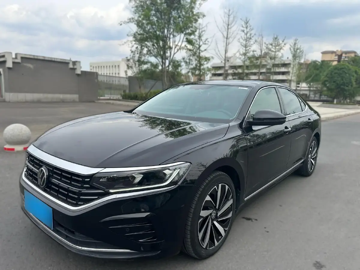 2022 Volkswagen Passat 2.0T 186HP L4 7DCT
