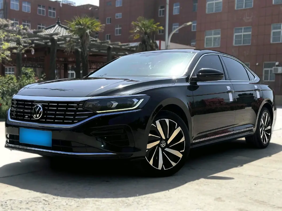 2022 Volkswagen Passat 2.0T 186HP L4 7DCT