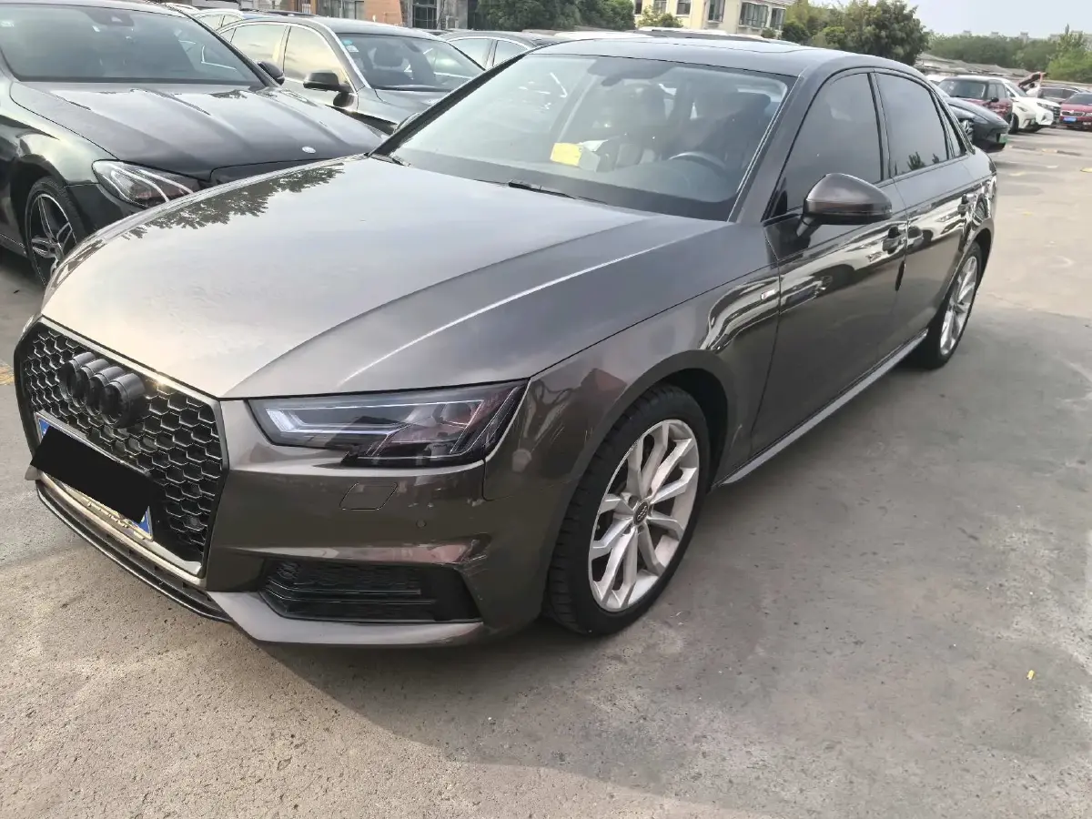 2018 Audi A4L 2.0T 190HP L4 7DCT