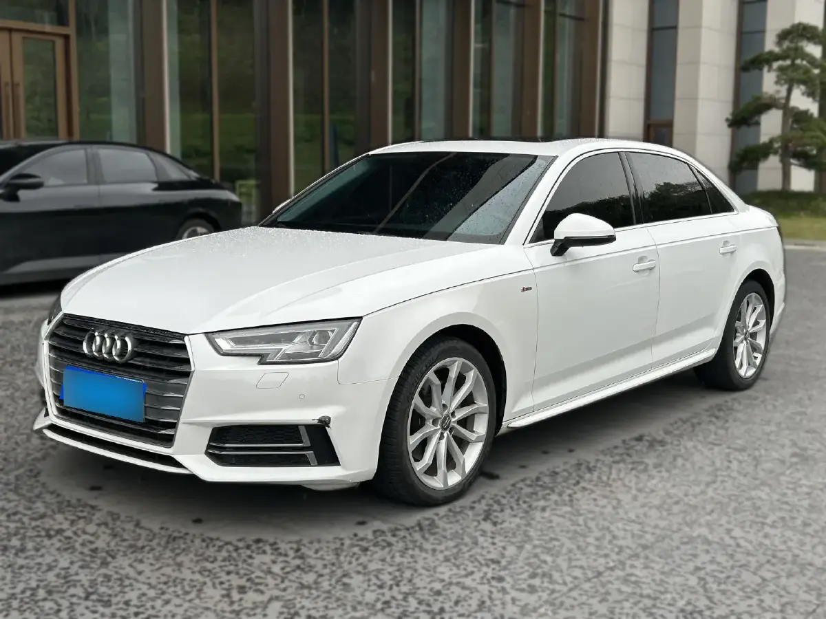 2018 Audi A4L 2.0T 190HP L4 7DCT