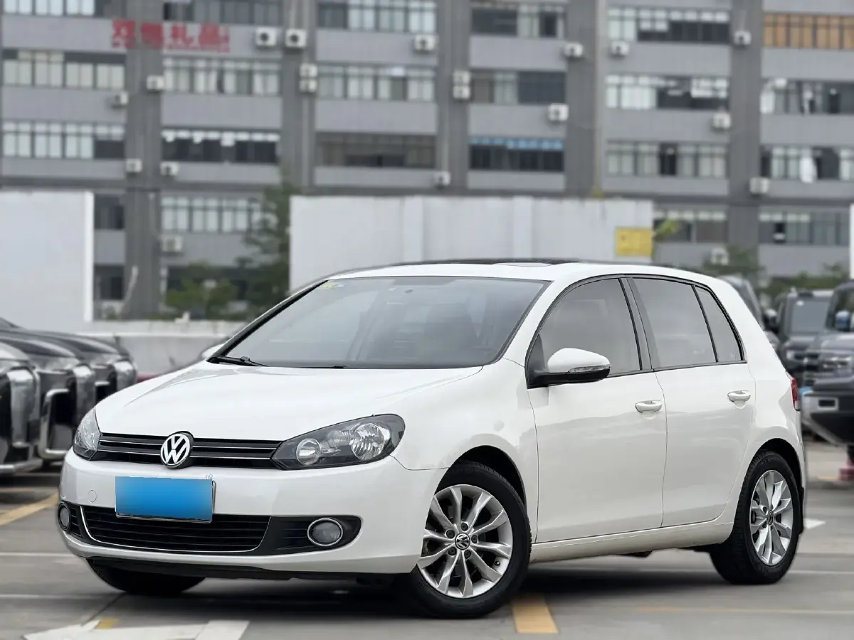 2012 Volkswagen Golf 1.6L 105HP L4 6AT