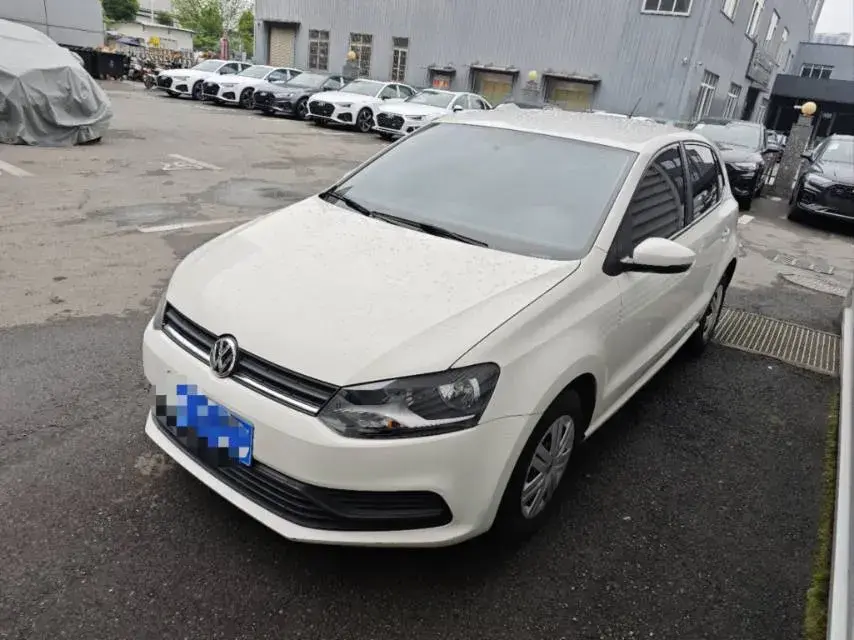 2016 Volkswagen Polo 1.4L 90HP L4 6AT