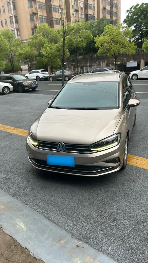 2019 Volkswagen Golf Sportsvan 1.6L 110HP L4 6AT