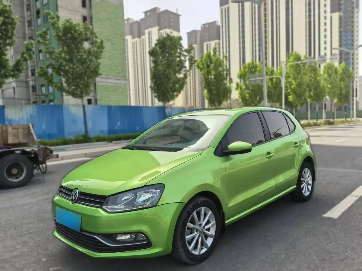 2014 Volkswagen Polo 1.4L 90HP L4 6AT