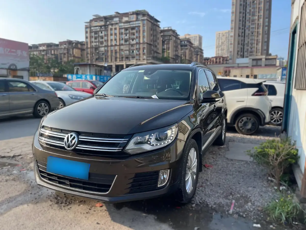 2013 Volkswagen Tiguan 2.0T 200HP L4 6AT