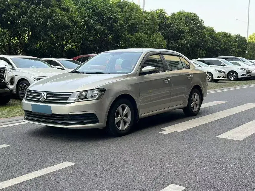 2015 Volkswagen Lavida 1.6L 110HP L4 5MT
