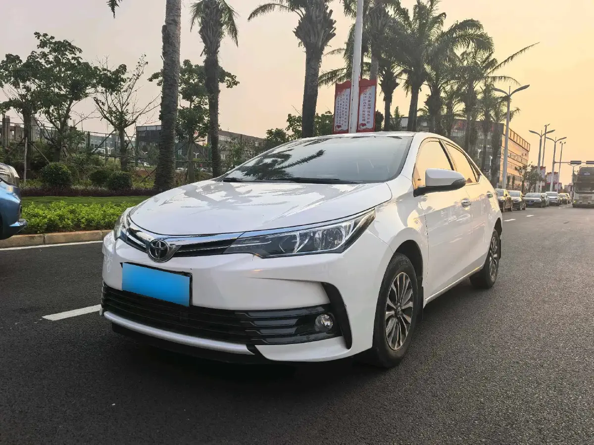 2018 Toyota Corolla 1.2T 116HP L4 CVT