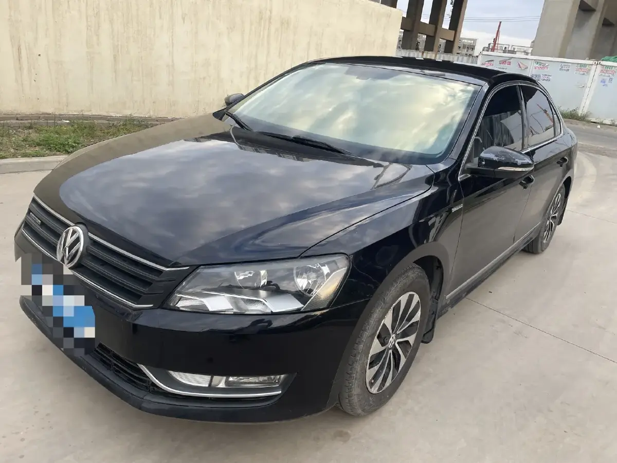 2013 Volkswagen Passat 1.4T 131HP L4 7DCT