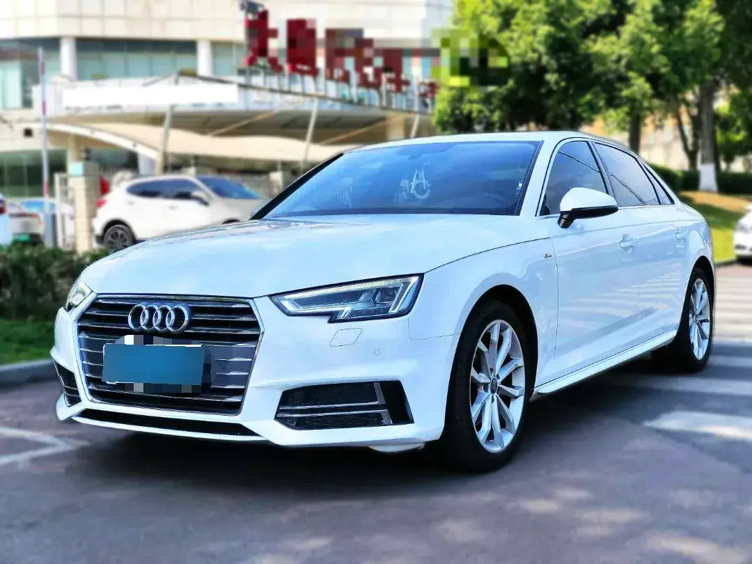 2018 Audi A4L 2.0T 190HP L4 7DCT