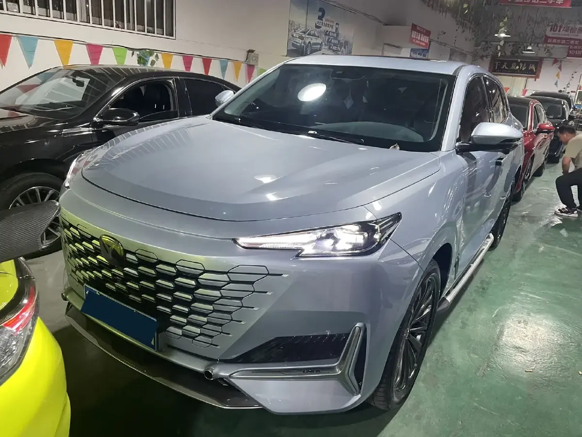 2021 ChangAn UNI-K 2.0T 233HP L4 8AT