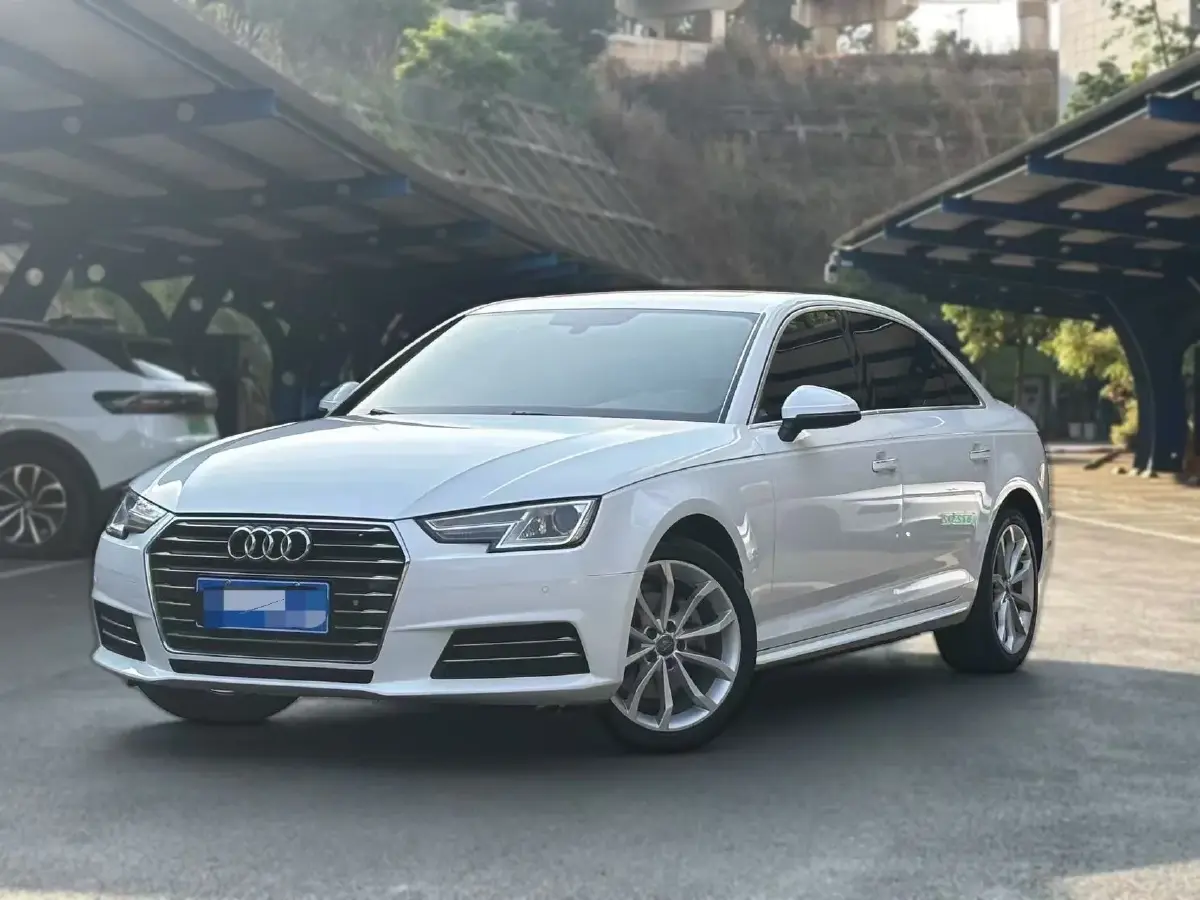 2017 Audi A4L 2.0T 190HP L4 7DCT