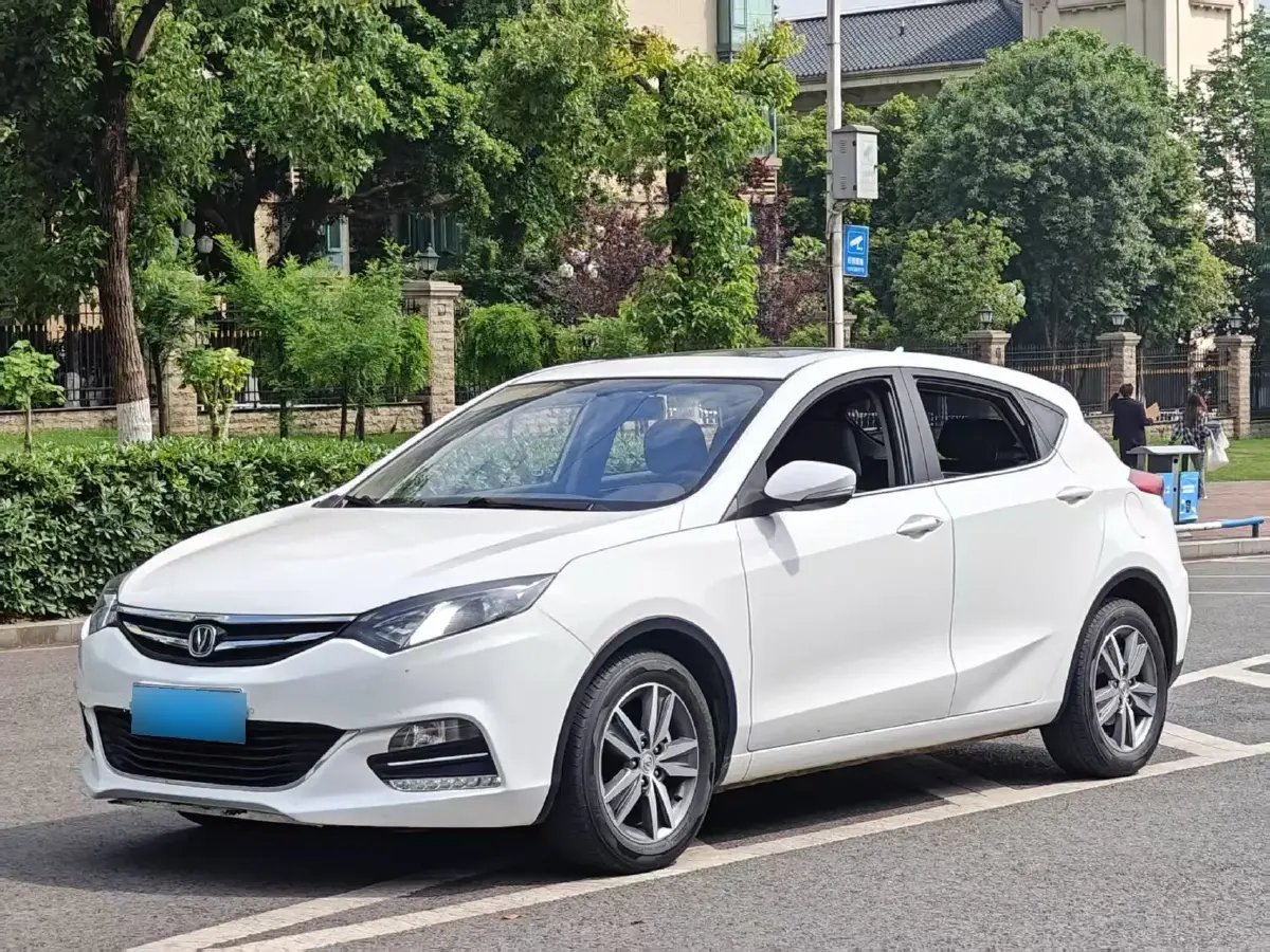 2016 ChangAn Eado XT 1.6L 125HP L4 5MT