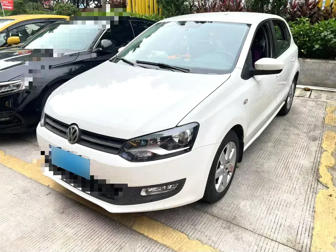 2013 Volkswagen Polo 1.4L 86HP L4 5MT