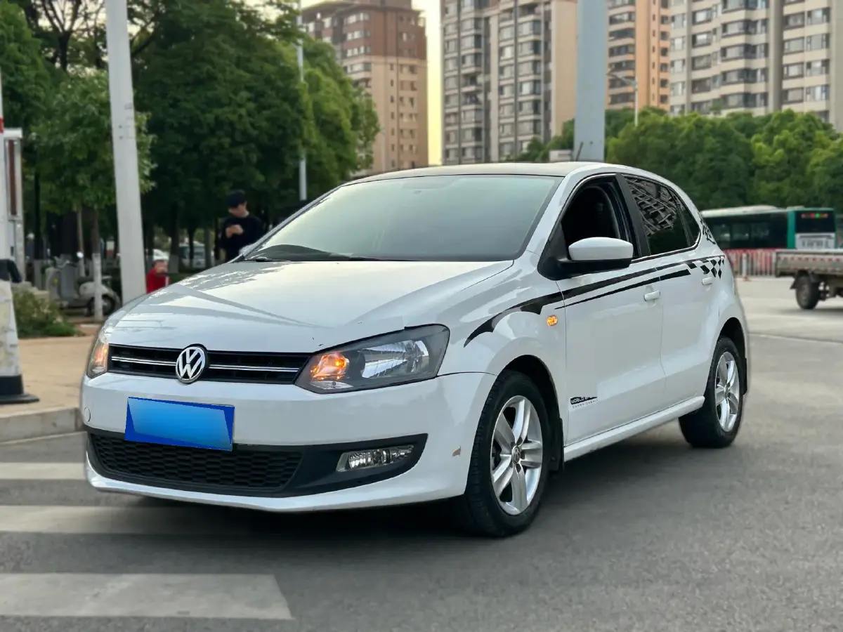 2013 Volkswagen Polo 1.4L 86HP L4 5MT