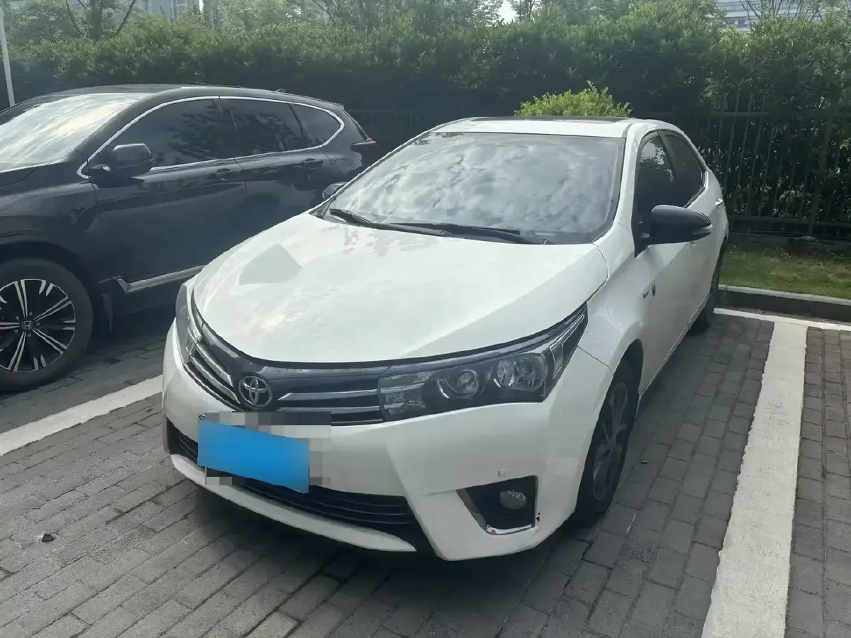 2016 Toyota Corolla 1.6L 122HP L4 CVT