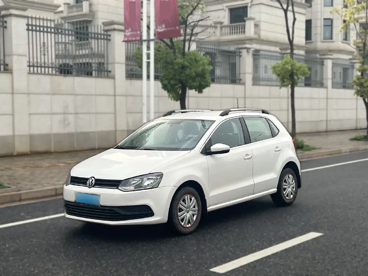 2016 Volkswagen Polo 1.4L 90HP L4 6AT