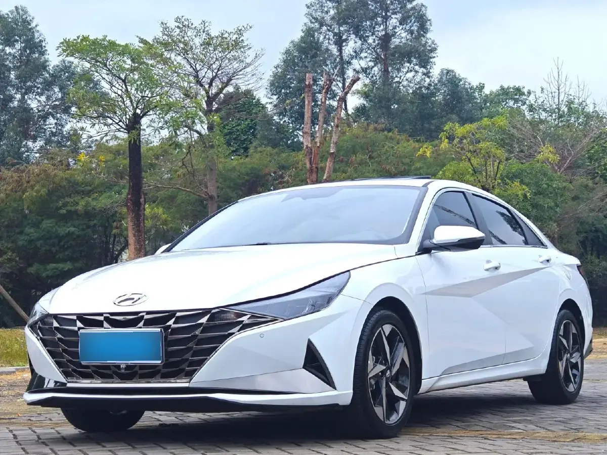 2023 Hyundai Elantra 1.5L 115HP L4 CVT