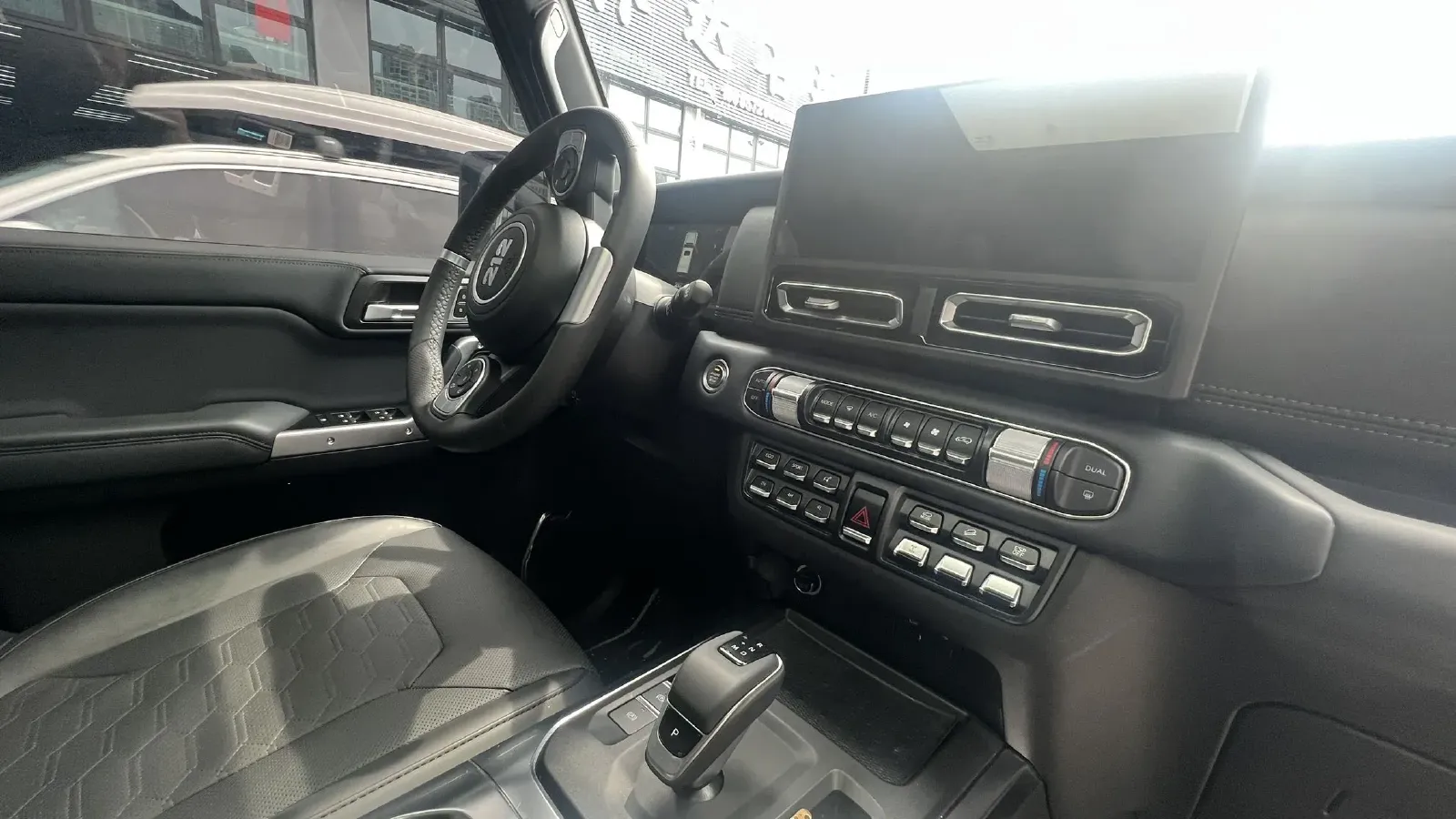 2024 212 212 T01 2.0T 252HP L4 8AT,autocango,china used car exporter,china ev exporter,chinese used car exporter,chinese used ev exporter