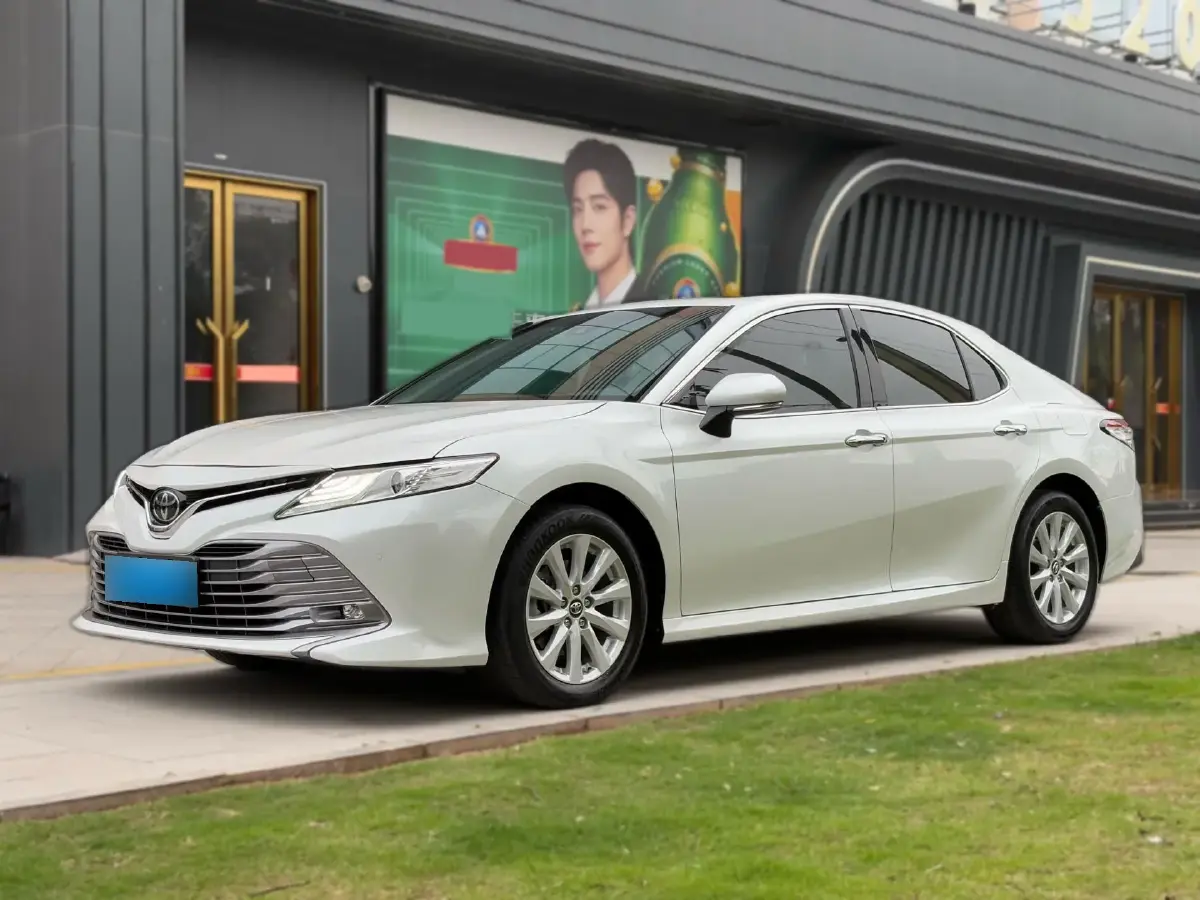 2019 Toyota Camry 2.0L 178HP L4 CVT