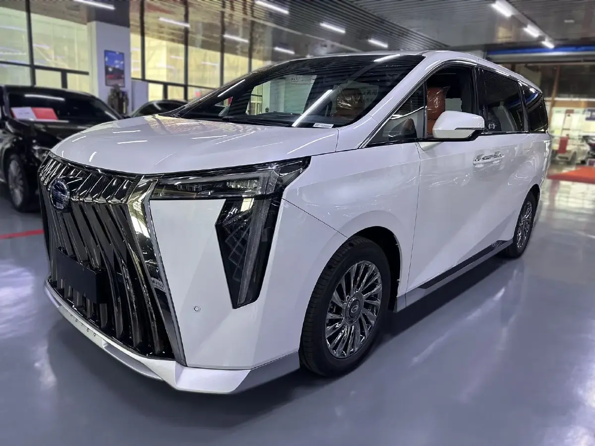 2024 GAC Trumpchi M8 2.0T 190HP L4 E-CVT Hybrid