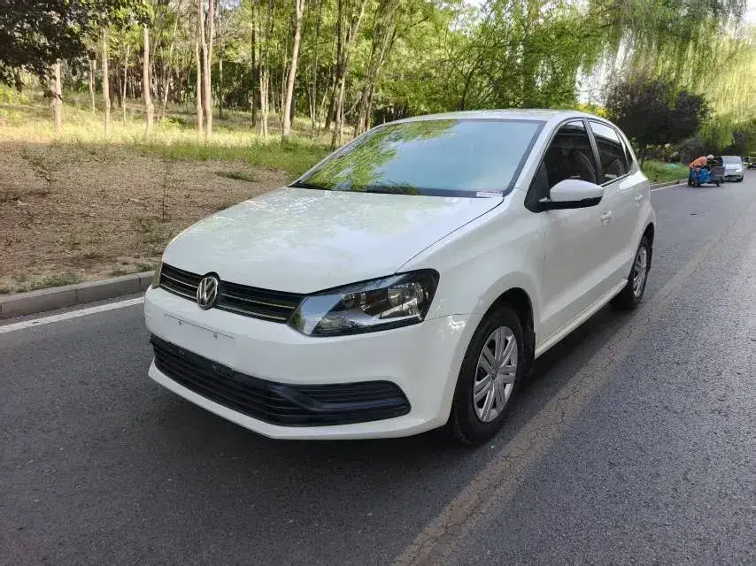 2016 Volkswagen Polo 1.4L 90HP L4 6AT
