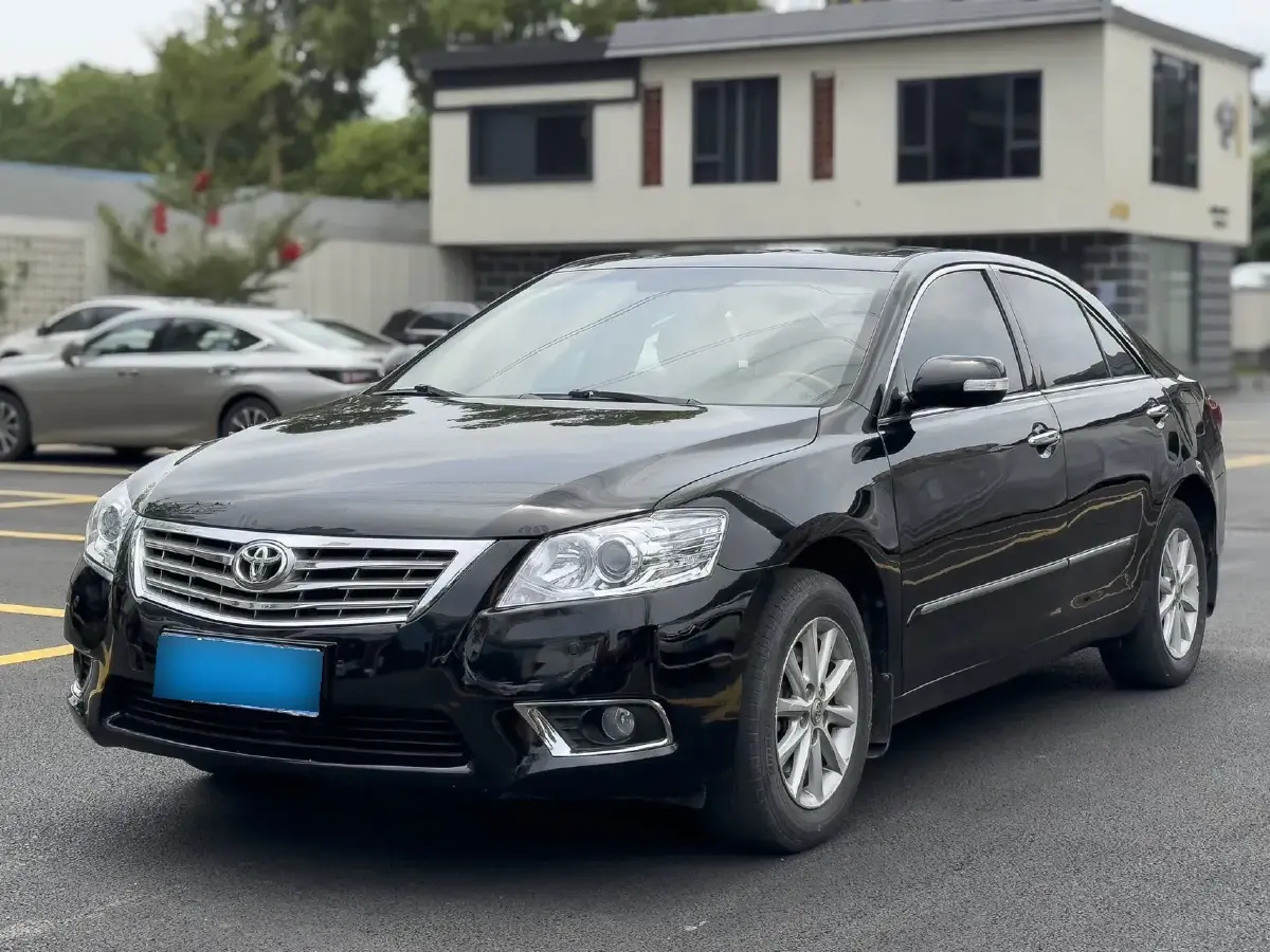 2011 Toyota Camry 2.0L 147HP L4 4AT