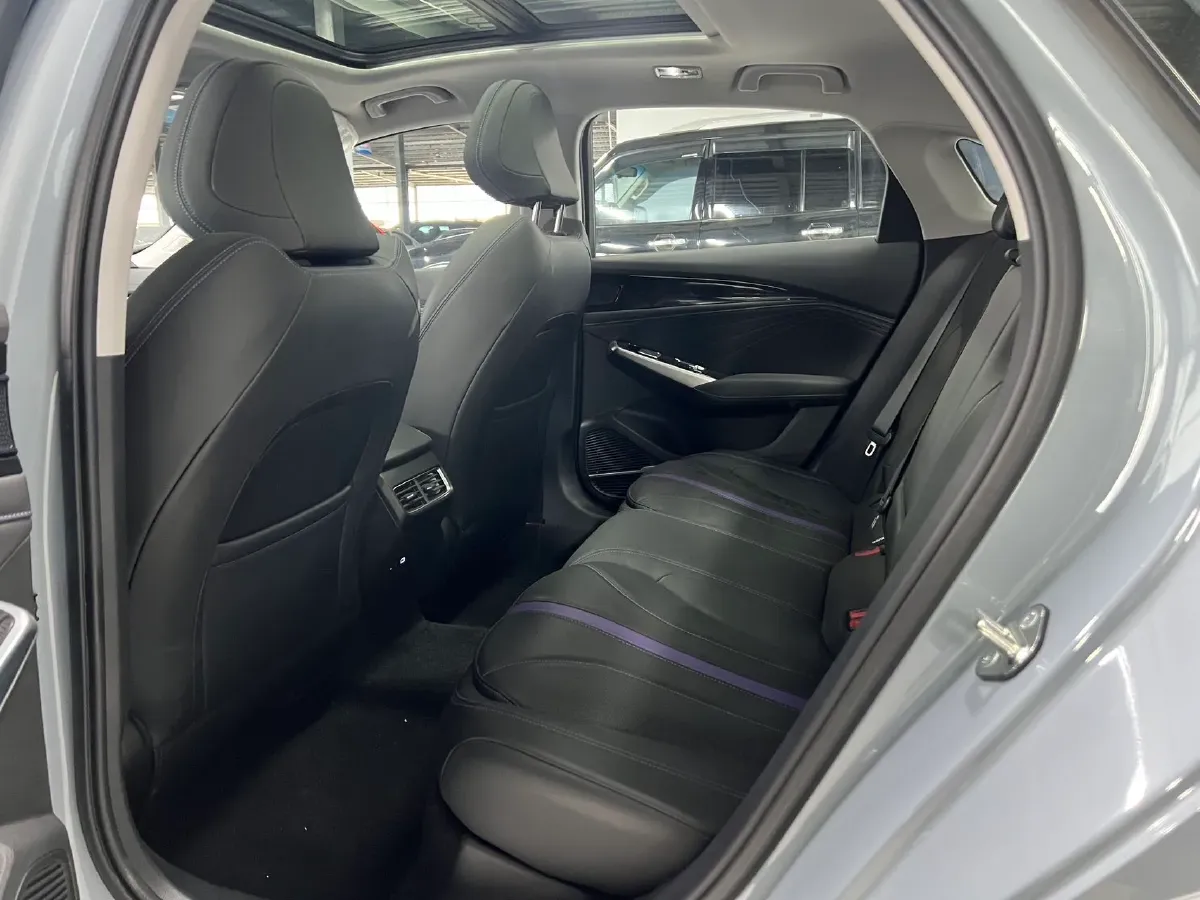 2024 Geely PrefaceL 1.5T 163HP L4 3DHT Hybrid,autocango,china used car exporter,china ev exporter,chinese used car exporter,chinese used ev exporter