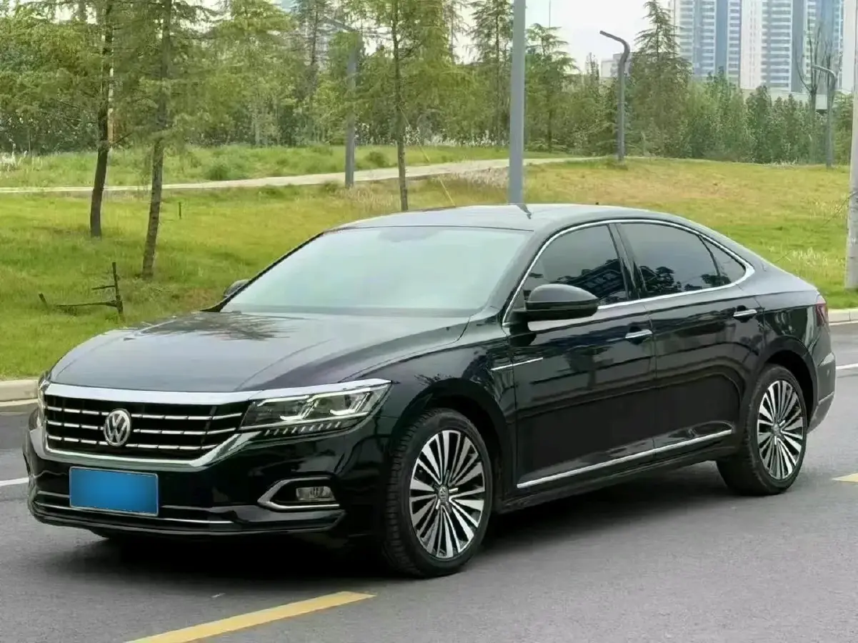 2019 Volkswagen Passat 2.0T 186HP L4 7DCT