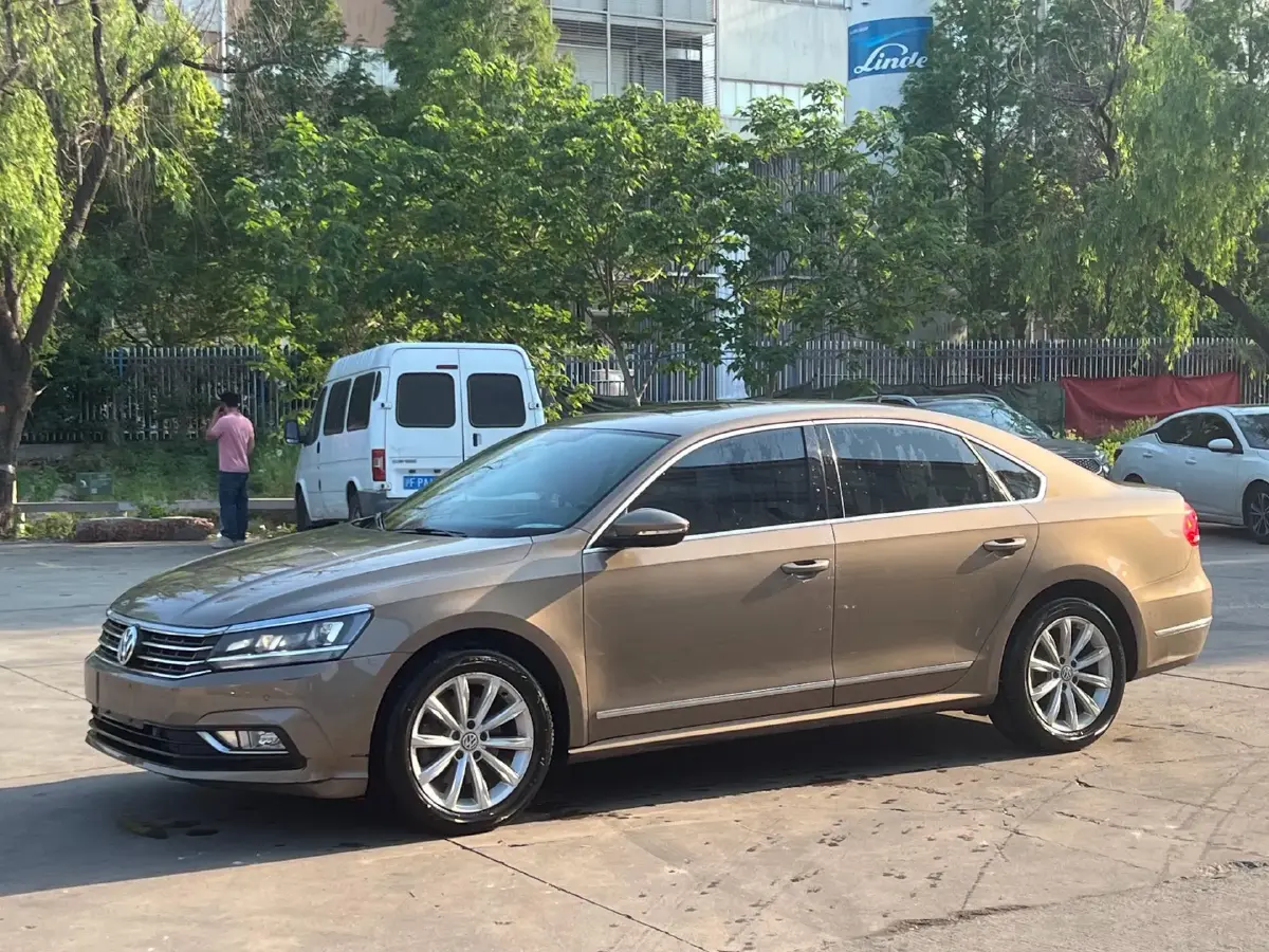 2017 Volkswagen Passat 1.8T 180HP L4 7DCT