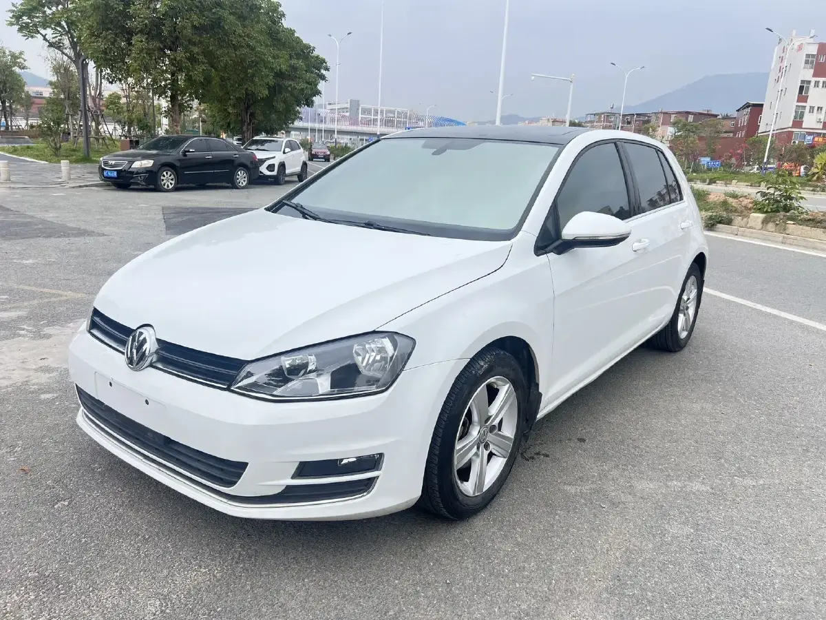 2015 Volkswagen Golf 1.4T 131HP L4 7DCT