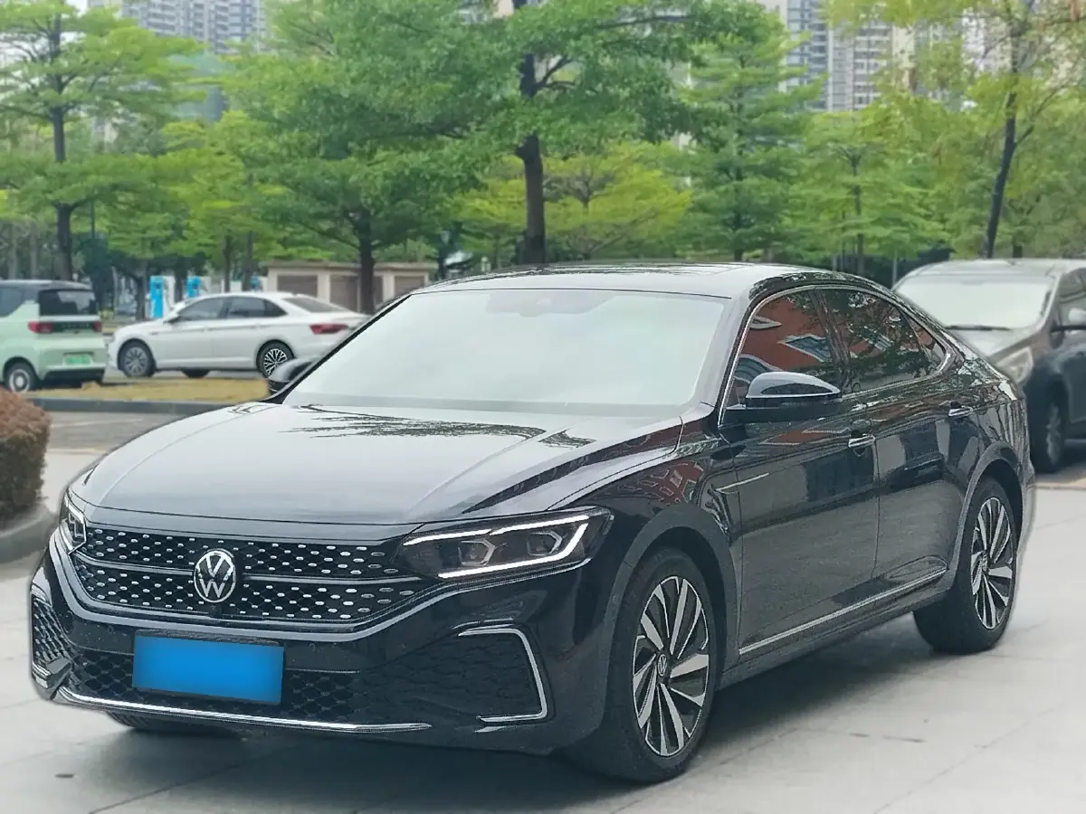 2022 Volkswagen Passat 2.0T 186HP L4 7DCT