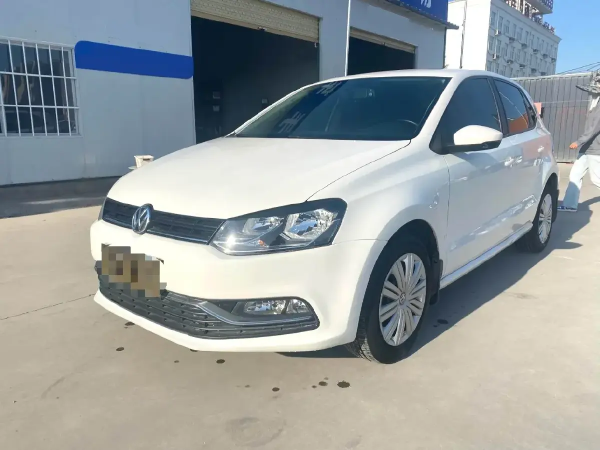 2016 Volkswagen Polo 1.6L 110HP L4 5MT