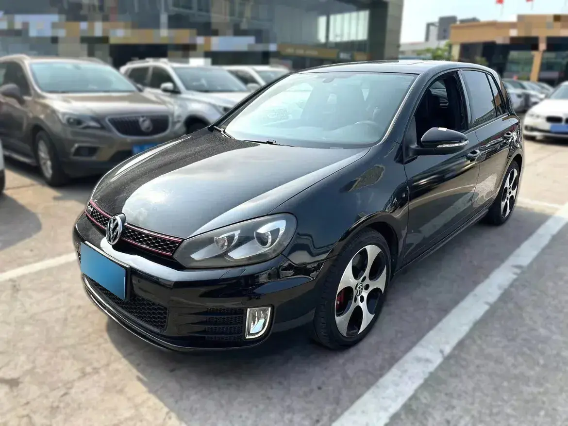 2012 Volkswagen GolfGTI 2.0T 200HP L4 6DCT