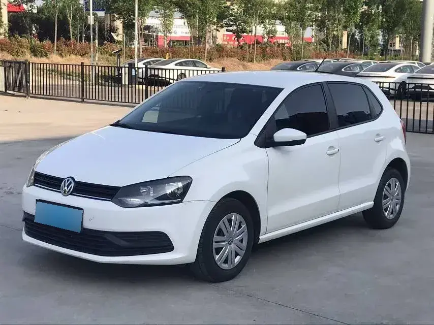 2014 Volkswagen Polo 1.4L 90HP L4 5MT