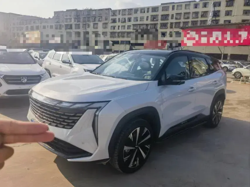 2024 Geely StarRay 1.5T 181HP L4 7DCT