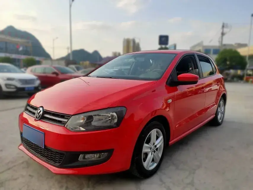 2011 Volkswagen Polo 1.4L 86HP L4 6AT