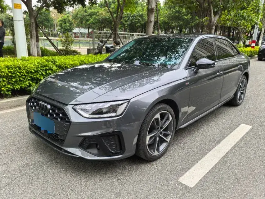 2022 Audi A4L 2.0T 190HP L4 7DCT