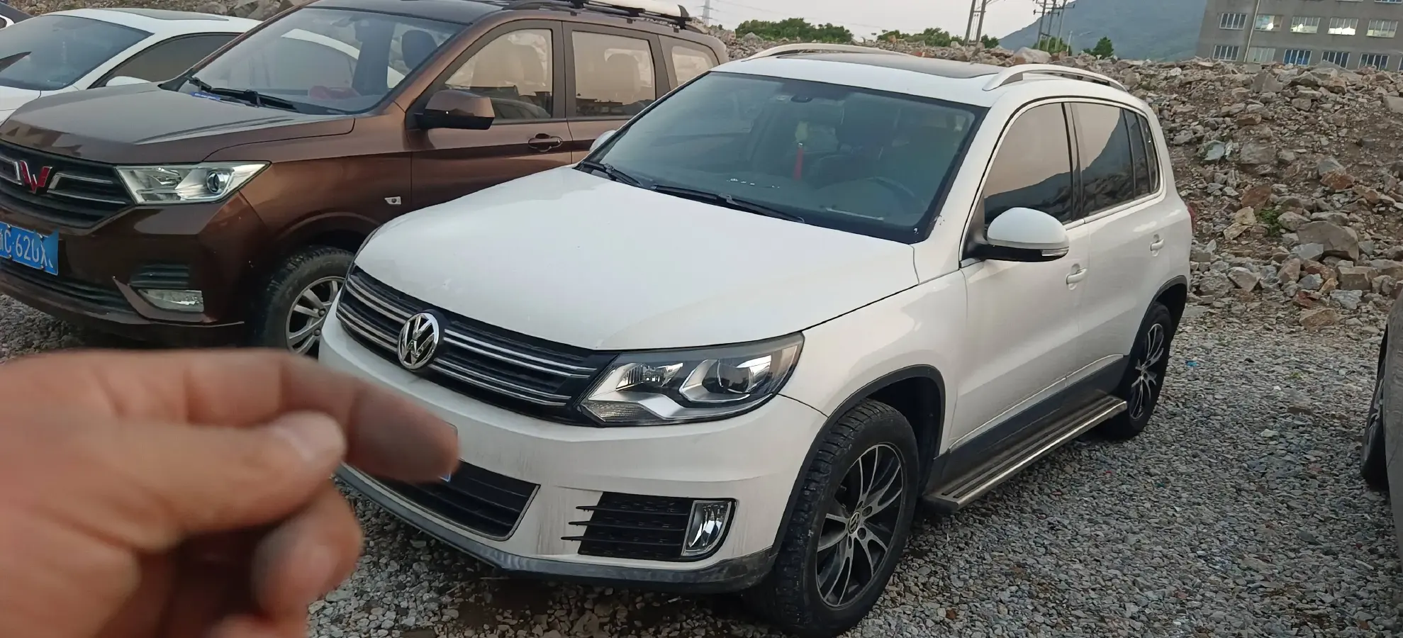2015 Volkswagen Tiguan 1.8T 160HP L4 6AT